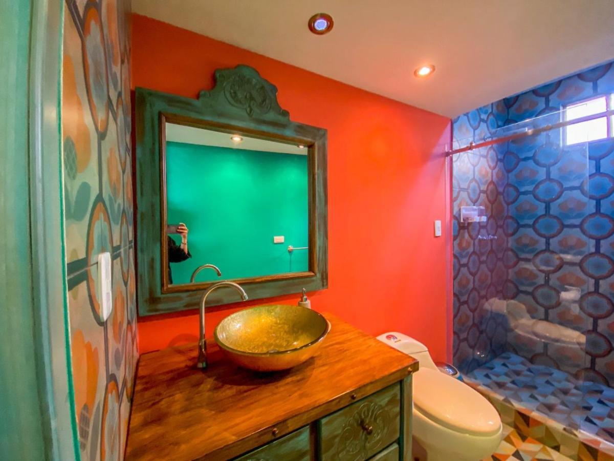 Cosmos Chill - Suite Con Jacuzzi Y Acuario Ambato Luaran gambar